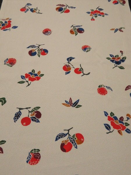 Photo1: 3F02z70 Japanese Kimono Crepe Silk  FABRIC Off-white Bingata 40.9" (1)