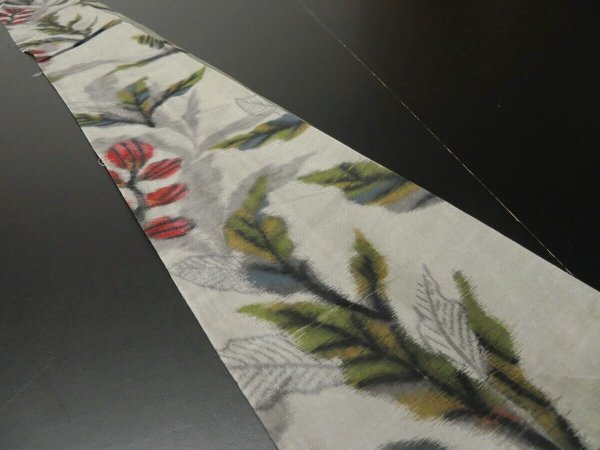 Photo1: 1Q08z20 Vintage Japanese Kimono Silk MEISEN FABRIC Light gray Plants 53.5" (1)