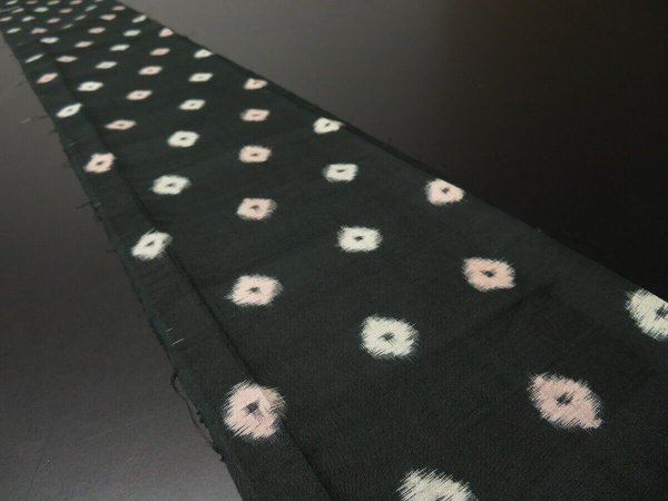 Photo1: 3F08z30 Vintage Japanese Kimono Silk MEISEN FABRIC Black-Green   54.3" (1)