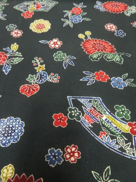 Photo1: 4J06z100  Japanese Kimono Crepe Silk  FABRIC Flowers Dark green 63.0x14.2 (1)