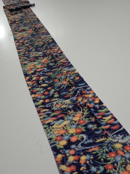 Photo1: 4L09z50  Japanese Kimono Silk  FABRIC Flowers Navy 80.3x6.7 (1)