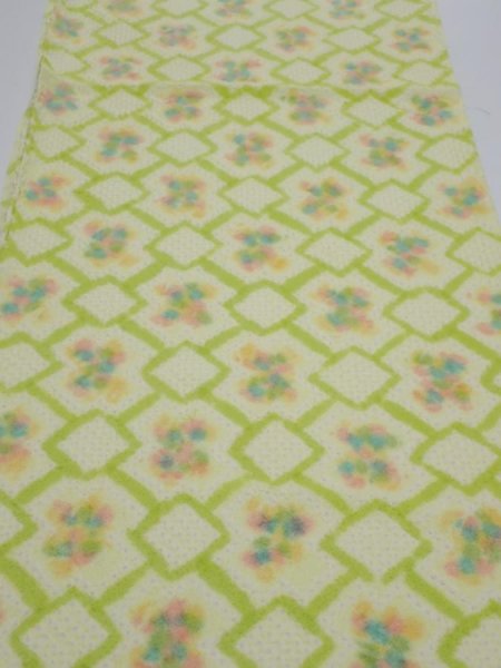 Photo1: 2T01z60  Japanese Kimono Silk SHIBORI FABRIC  Yellow green 43.3x14.2 (1)