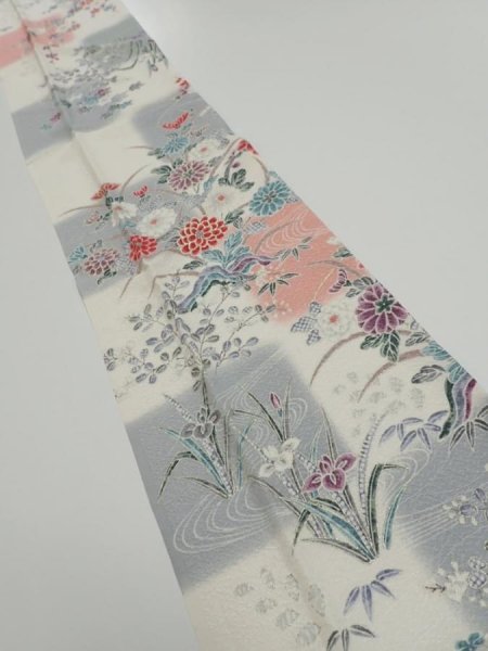 Photo1: 2i10z30  Japanese Kimono Silk  FABRIC Flowers Off-white 35.4x7.1 (1)