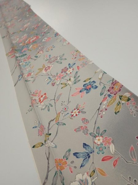 Photo1: 4D08z50  Japanese Kimono Silk  FABRIC Flowers Light gray 61.0x7.7 (1)