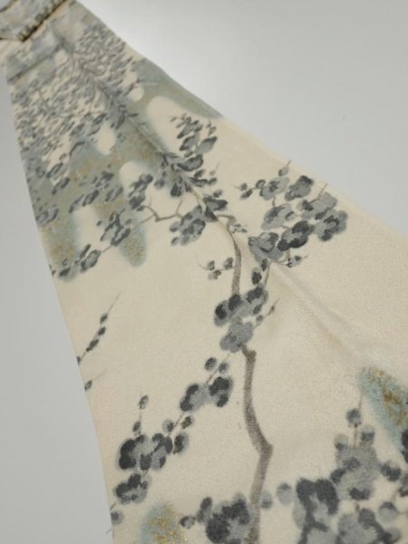 Photo1: 1W09z60  Japanese Kimono Silk  FABRIC Plum tree Off-white 81.1x7.3 (1)