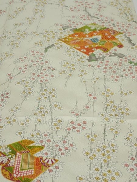 Photo1: 2E01z60  Japanese Kimono Silk  FABRIC Plum branch Lime-white 41.7x14.8 (1)