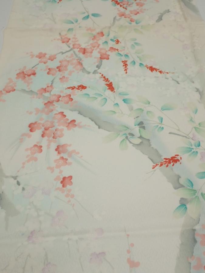 2R02z60  Japanese Kimono Silk  FABRIC Plum tree Off-white 42.1x14.6